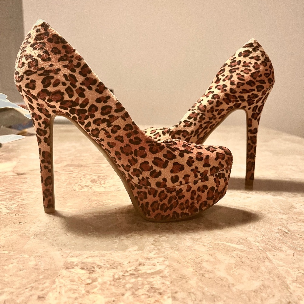 Jessica Simpson suede leopard print heels. Size 6